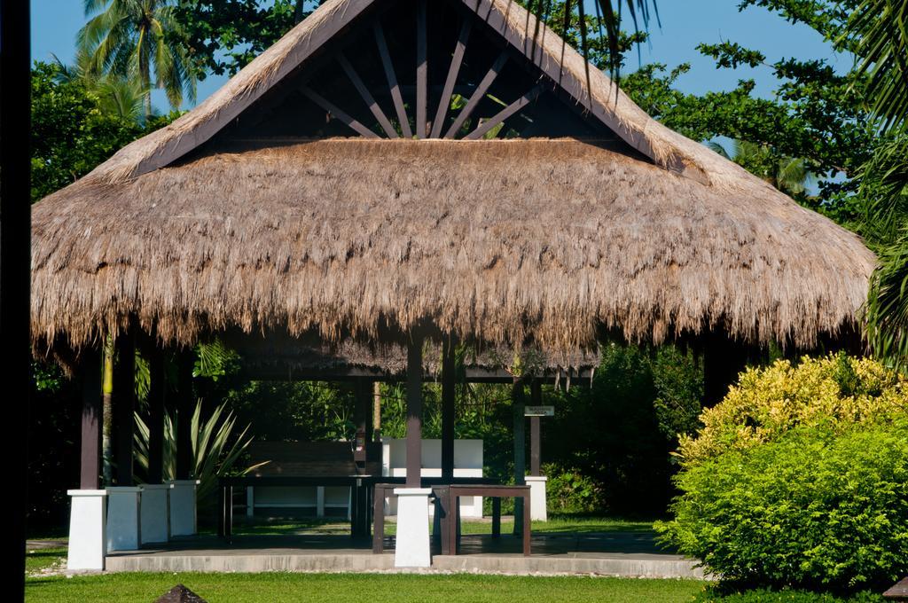 Hijo Resorts Davao Tagum Exterior foto